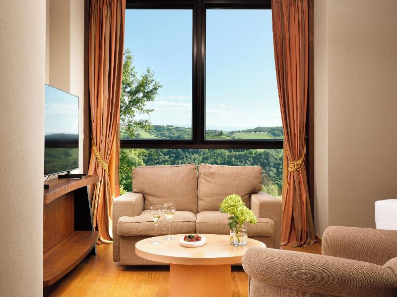 Il Boscareto Resort E Spa image