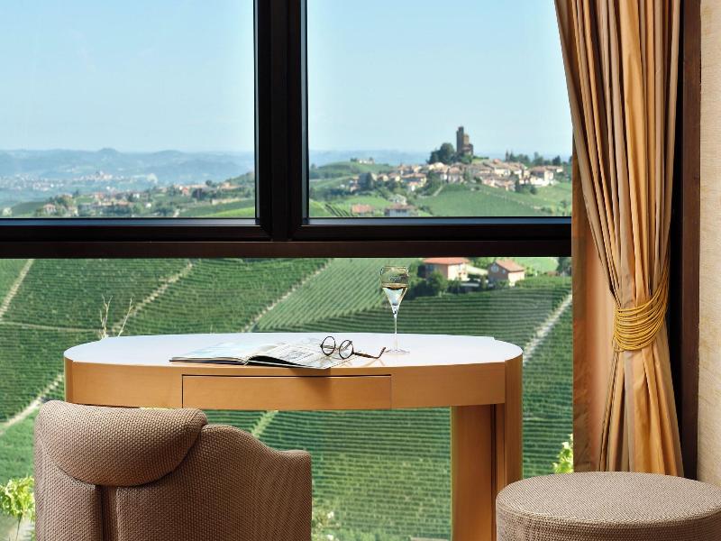 Il Boscareto Resort E Spa image