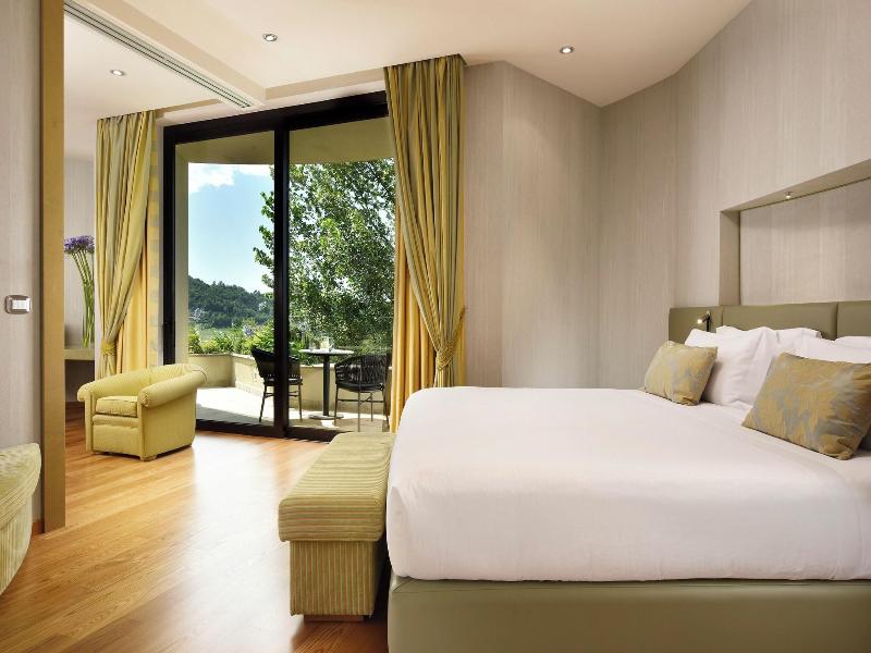 Il Boscareto Resort E Spa image
