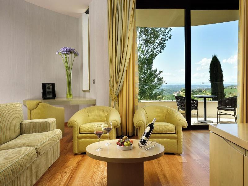 Il Boscareto Resort E Spa image