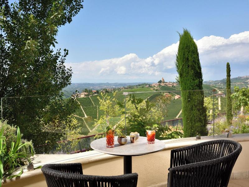 Il Boscareto Resort E Spa image