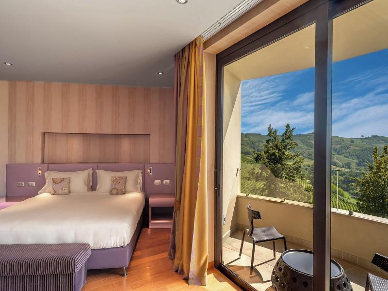 Il Boscareto Resort E Spa image
