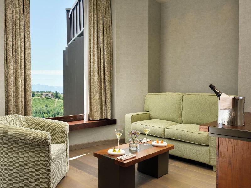 Il Boscareto Resort E Spa image