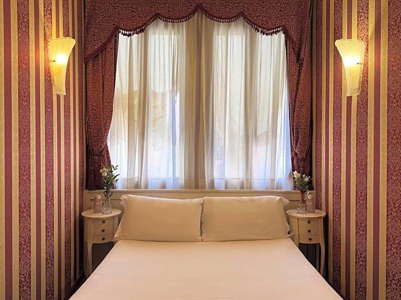 Hotel Alcyone image