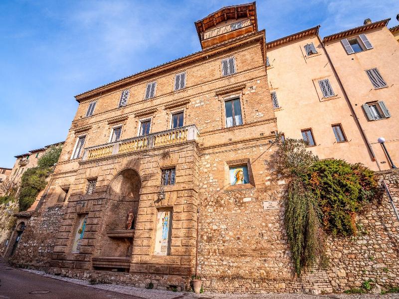 Trevi Hotel image