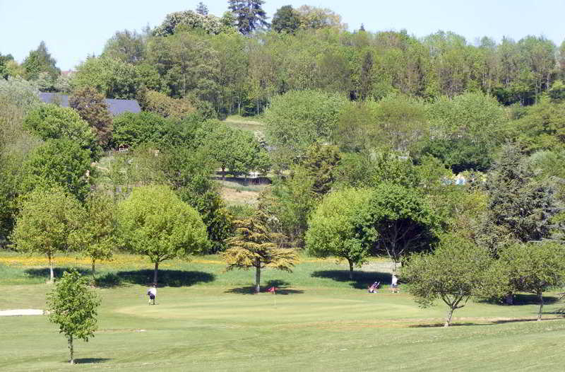 Les Belleme Golf Apartments image