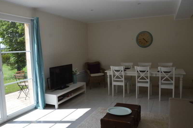 Les Belleme Golf Apartments image