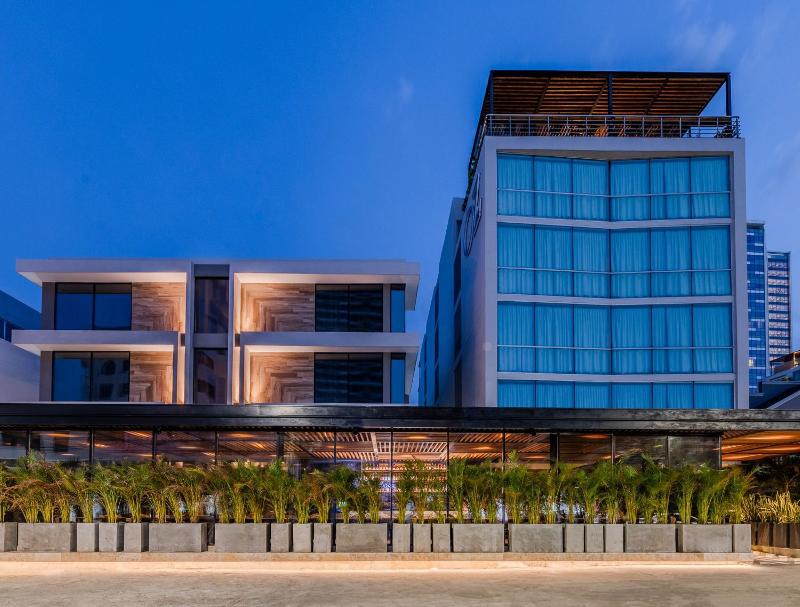 Oz Hotel image