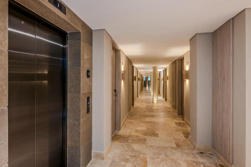 Oz Hotel image