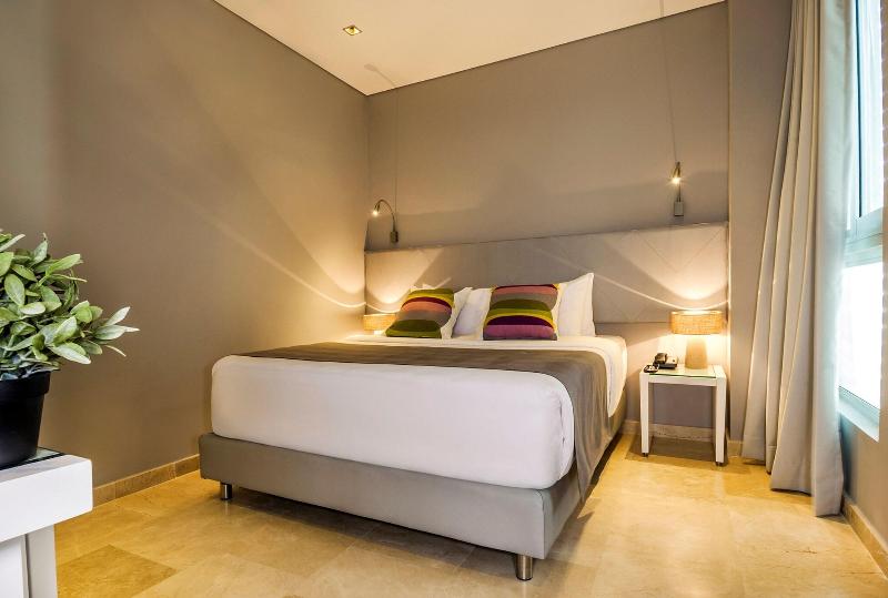 Oz Hotel image