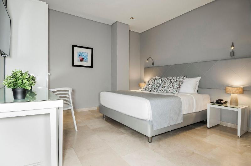 Oz Hotel image