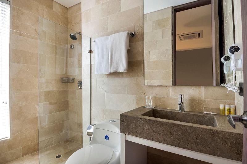 Oz Hotel image