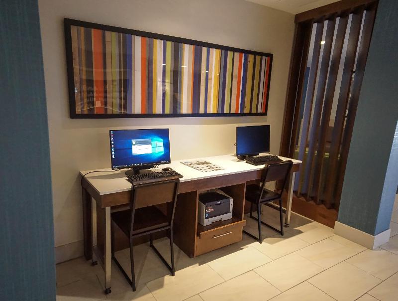Holiday Inn Express & Suites Savannah Midtown