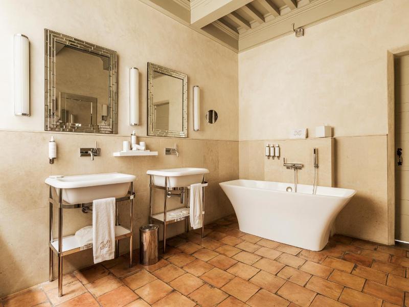 La Maison d'Uzes Relais & Chateaux image