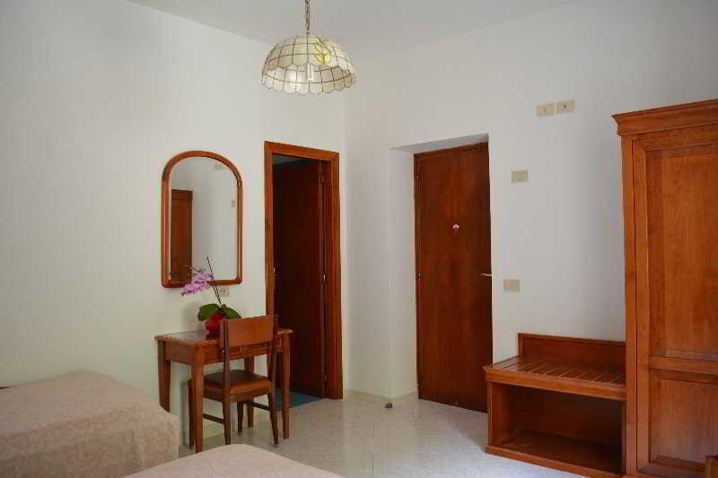 Maronti Hotel gallery photo 9