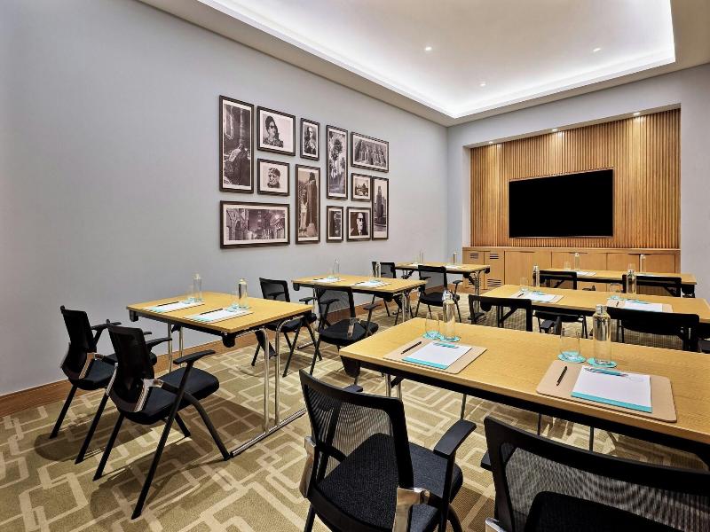 Le Meridien Cairo Airport image