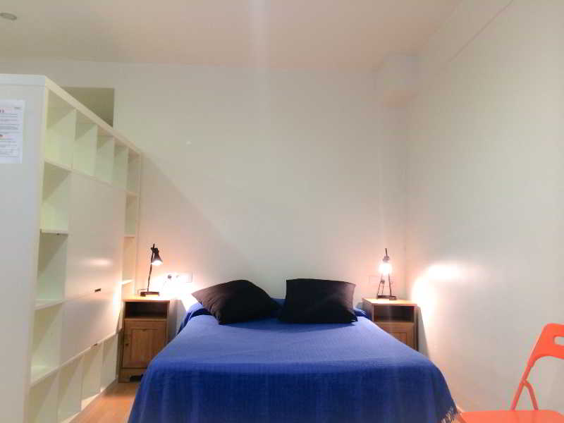 Barcelona City Apartment image