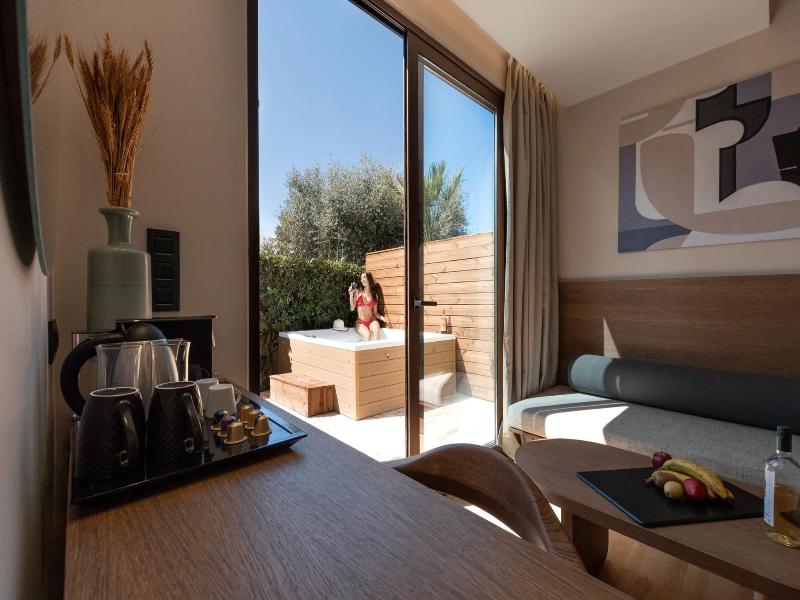 Dimitra Hotel Apartments image