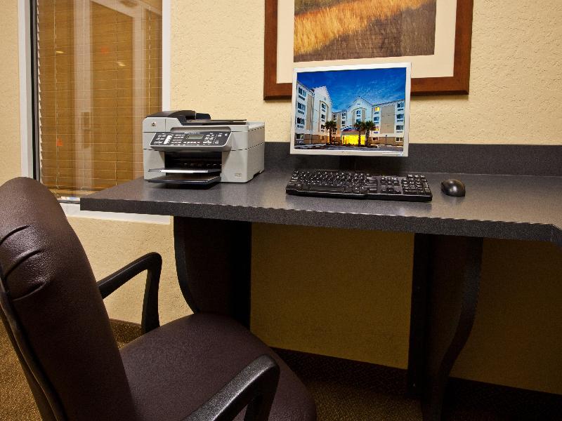 Candlewood Suites Ft Myers I-75 By IHG image