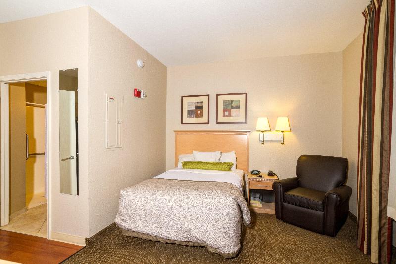 Candlewood Suites Ft Myers I-75 By IHG photo 12