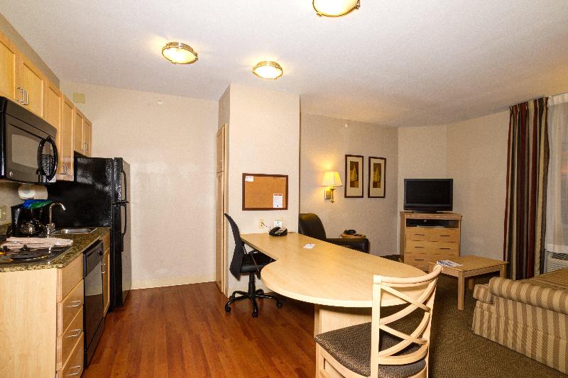 Candlewood Suites Ft Myers I-75 By IHG photo 13