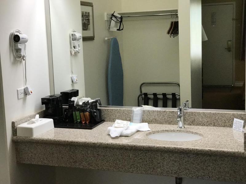 Clarion Inn Near China Lake Naval Station image