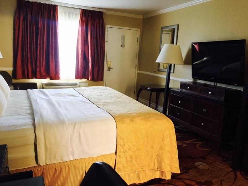 Clarion Inn Near China Lake Naval Station image