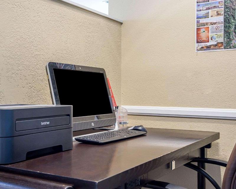 Clarion Inn Near China Lake Naval Station image