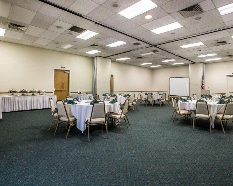Clarion Inn Near China Lake Naval Station image