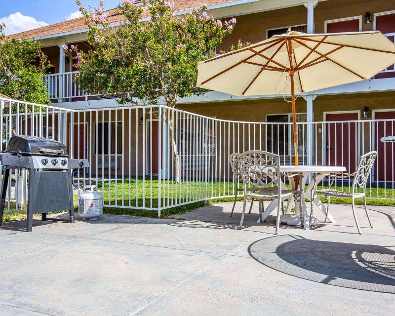 Clarion Inn Near China Lake Naval Station image
