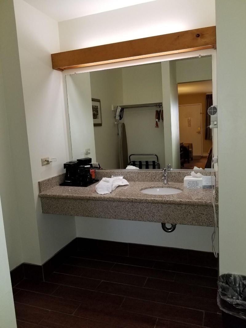 Clarion Inn Near China Lake Naval Station image