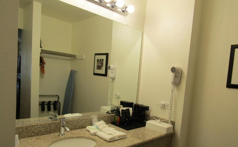 Clarion Inn Near China Lake Naval Station image
