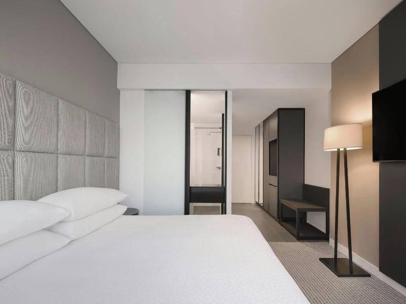 Four Points By Sheraton Brisbane image