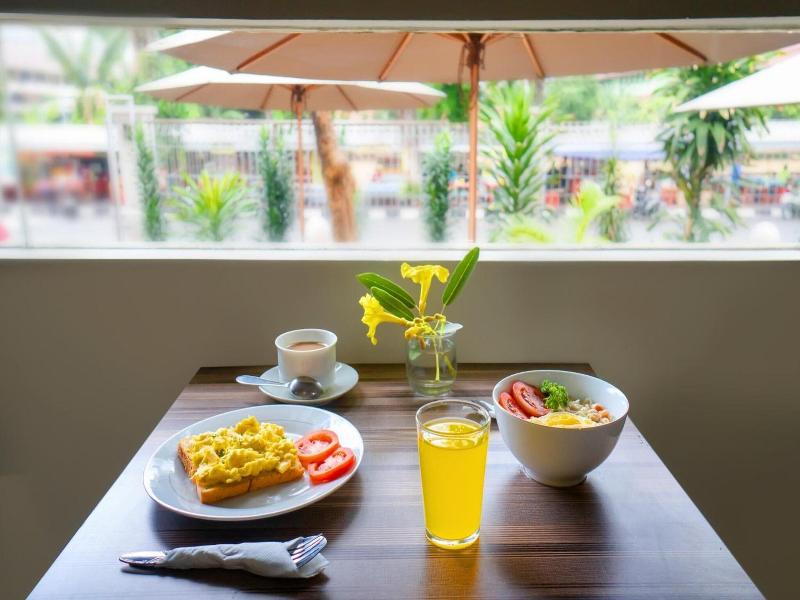 LeGreen Suite Pejompongan image