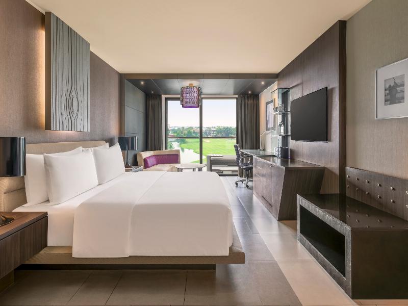 Hilton Bangkok Suvarnabhumi Golf Resort & Spa image