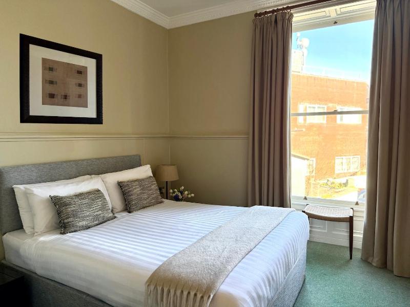 Hibernian House Kilkenny image