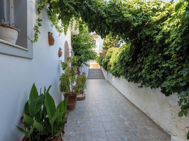 Laza Beach Inn image