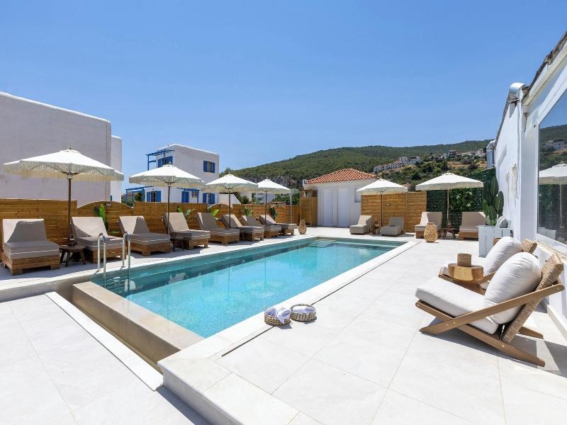 Laza Beach Inn image