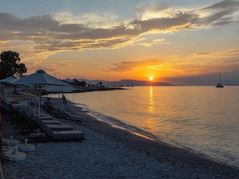 Laza Beach Inn image