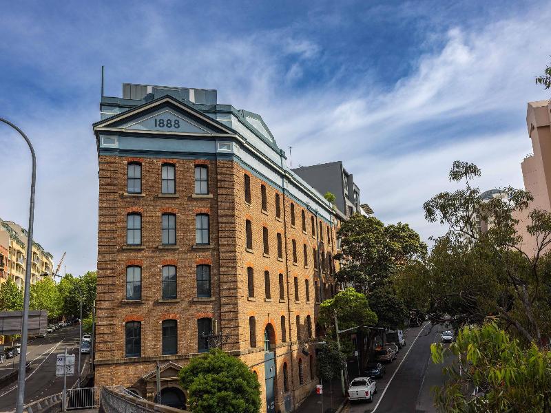 Hotel Woolstore 1888, Sydney - Handwritten Collect image