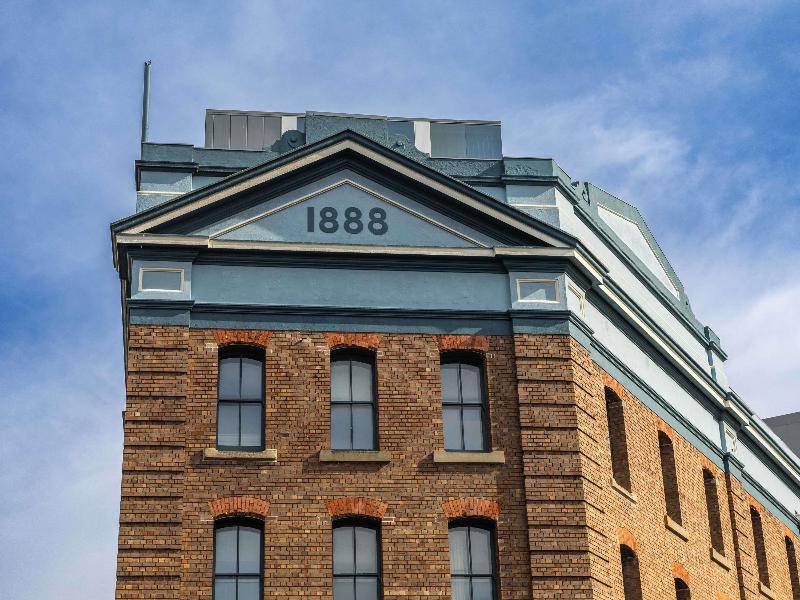 Hotel Woolstore 1888, Sydney - Handwritten Collect image