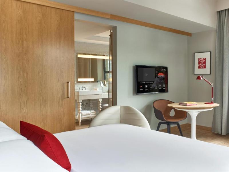 Sports Illustrated Chicago Resort image