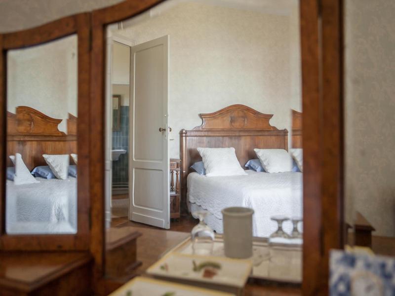 Chateau des Salles image