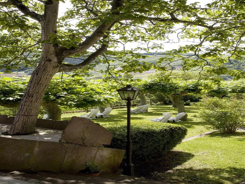 Les Jardins de Bakea image