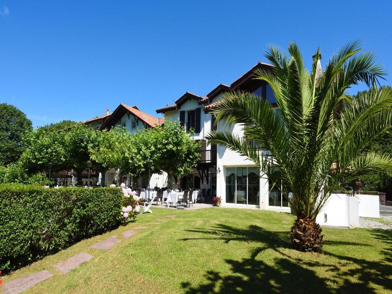 Les Jardins de Bakea image