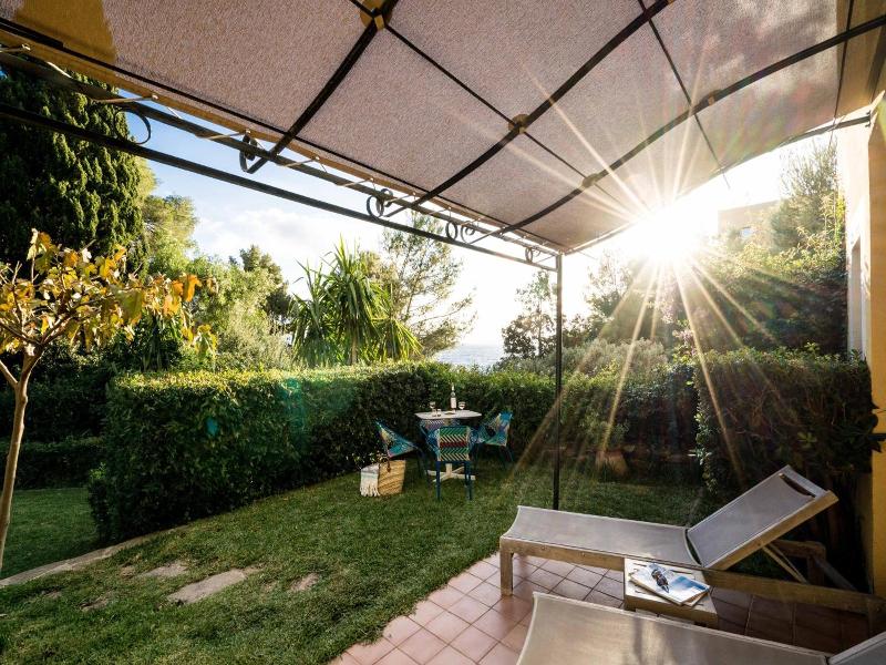 Hotel Le Bailli de Suffren image