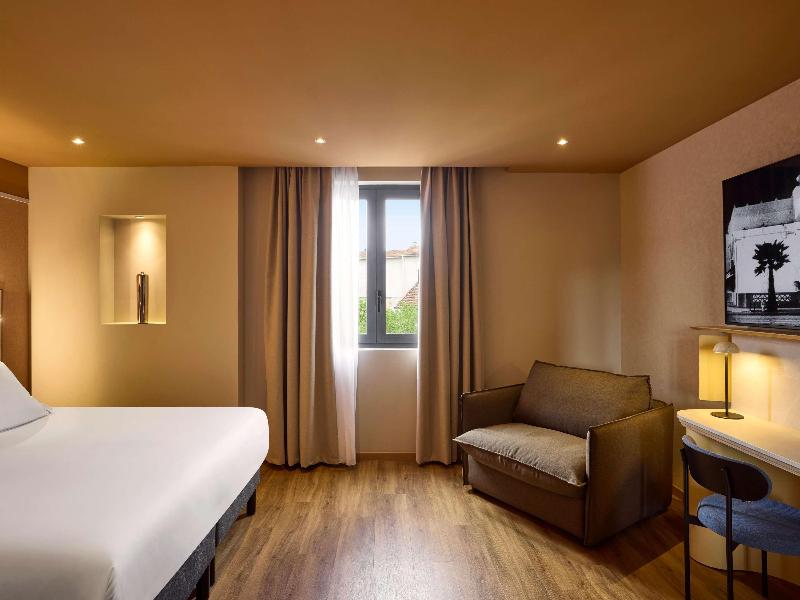 You Hotel de France Valence Handwritten Collection image