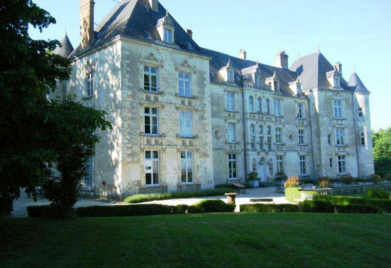Chateau de Villeray Spa