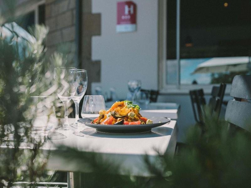Hotel et Bistrot du Bac image