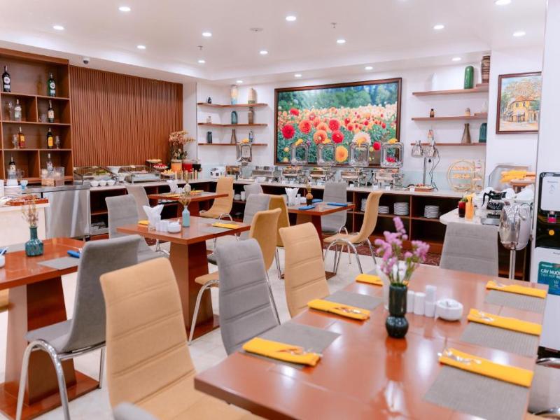 Dahlialand Saigon Hotel image